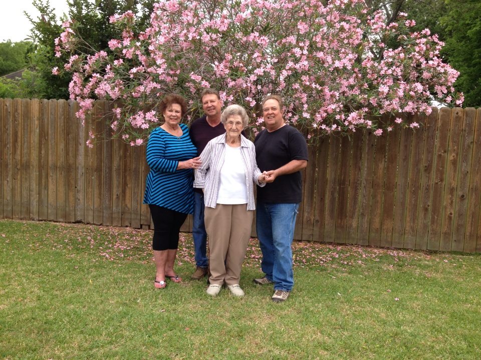 Linda Carlsen Chapman, brothers and Mom (2014)